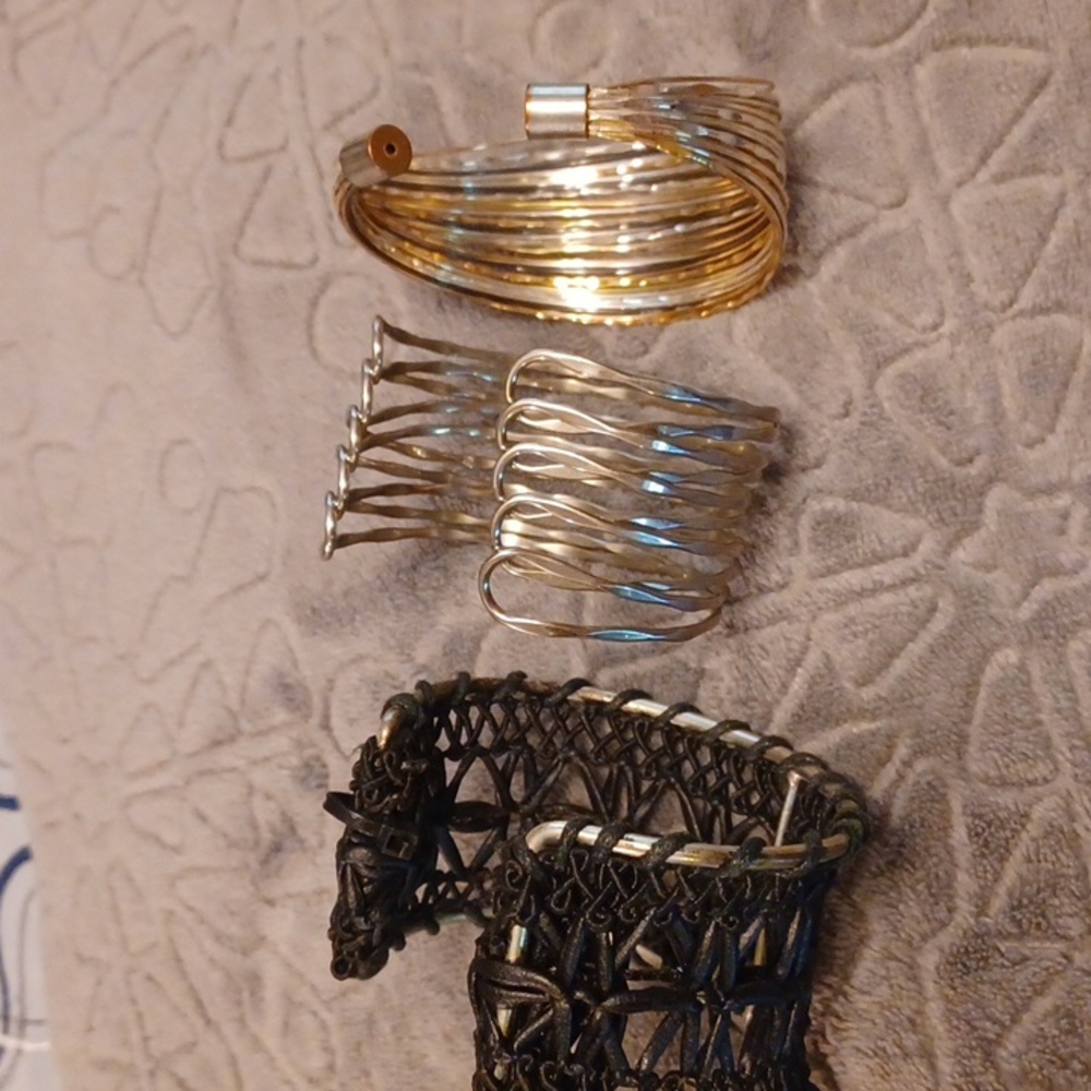 Bracelets - Picture 5 of 5